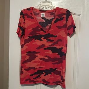 Red/orange  Camo print V-neck